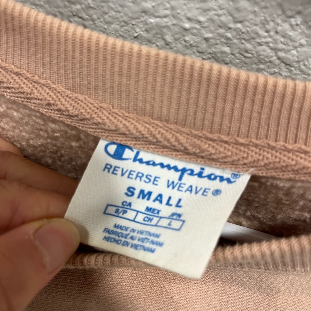Champion cropped pink sweater